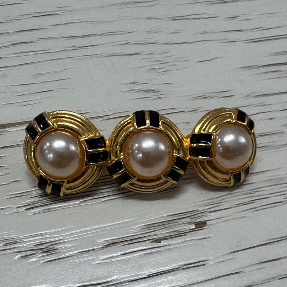 Elegant Gold and Black Pearl Brooch